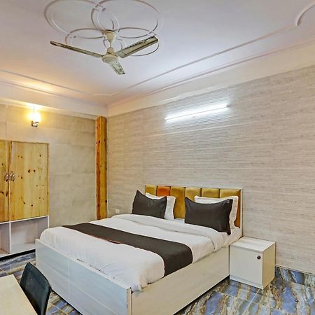 Umen Hotel Nearest Sector 66 نويدا المظهر الخارجي الصورة