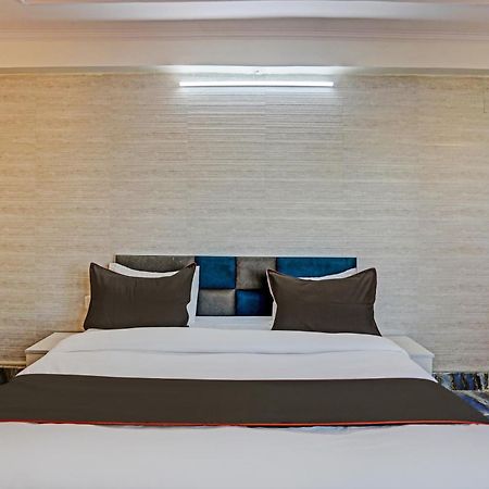 Umen Hotel Nearest Sector 66 نويدا المظهر الخارجي الصورة