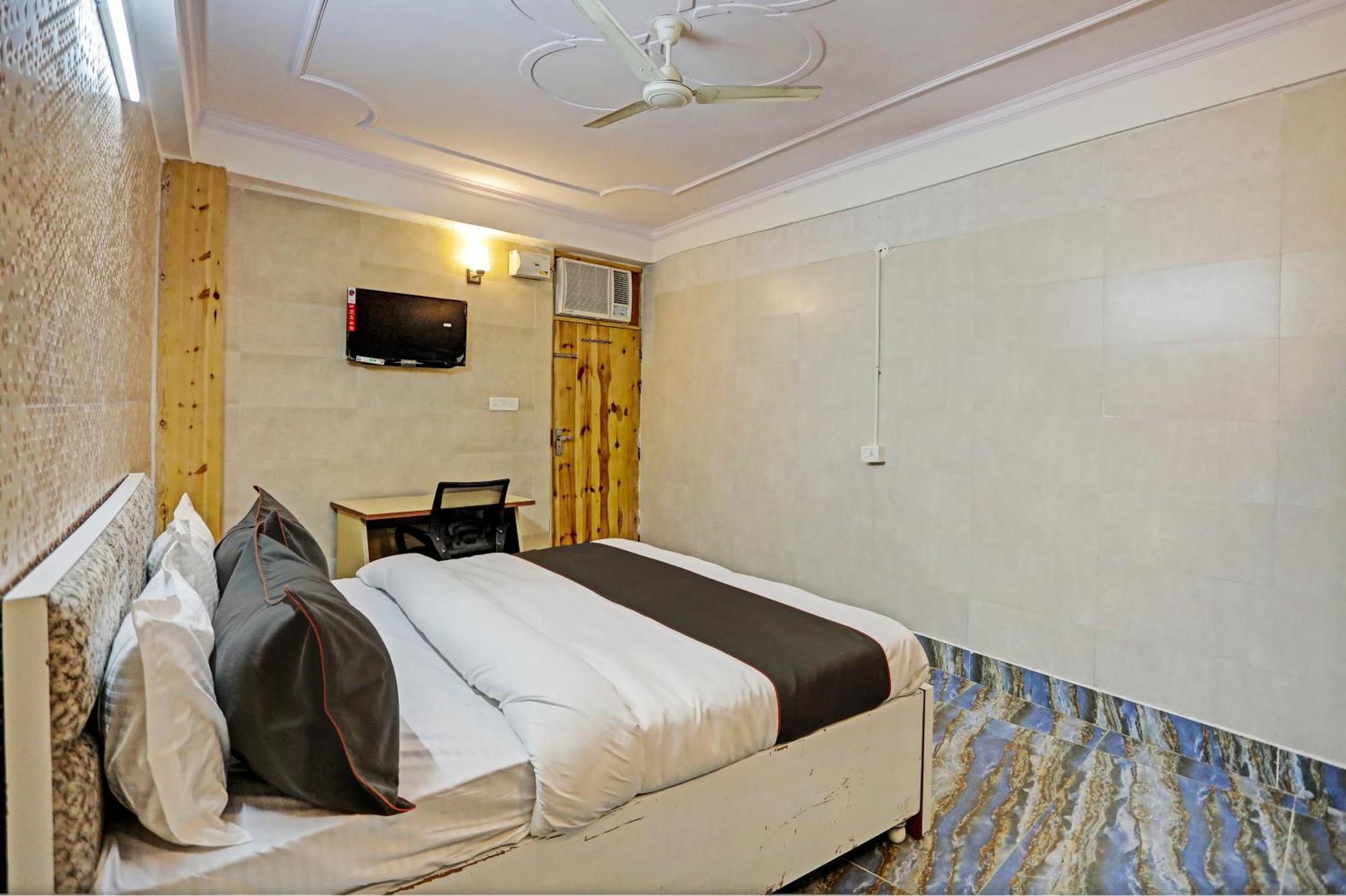 Umen Hotel Nearest Sector 66 نويدا المظهر الخارجي الصورة