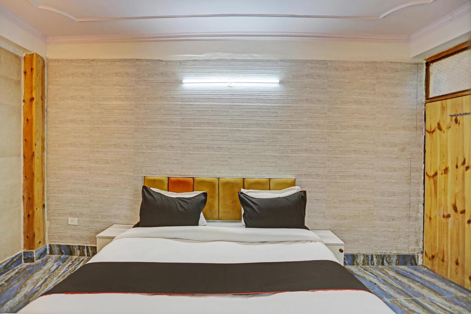 Umen Hotel Nearest Sector 66 نويدا المظهر الخارجي الصورة