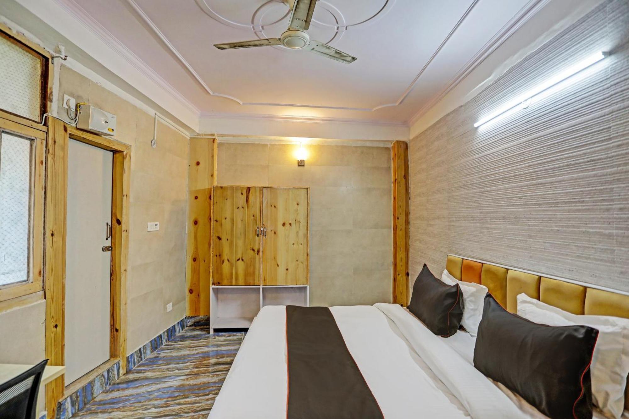 Umen Hotel Nearest Sector 66 نويدا المظهر الخارجي الصورة