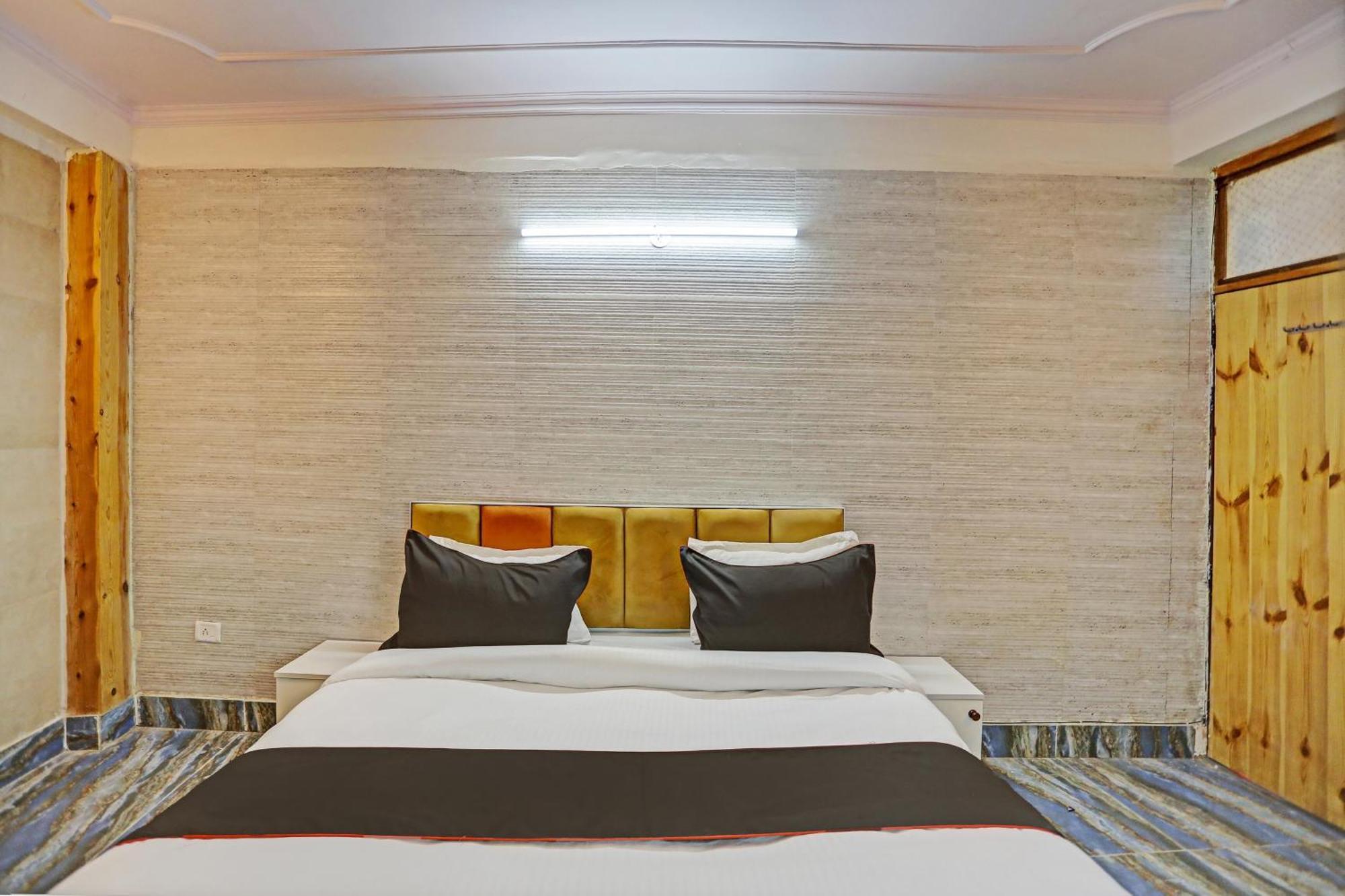 Umen Hotel Nearest Sector 66 نويدا المظهر الخارجي الصورة